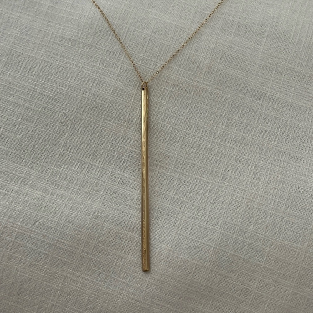 Elegant Gold Bar Necklace